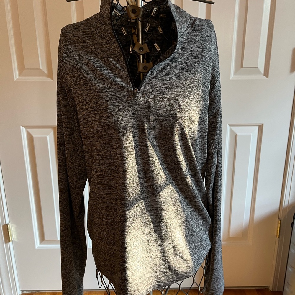 Zella black/white athletic performance quarter zip. Men’s size medium